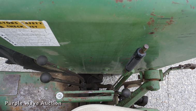 image for item DE3123 1974 Oliver 1655 tractor