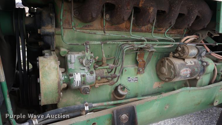 image for item DE3123 1974 Oliver 1655 tractor