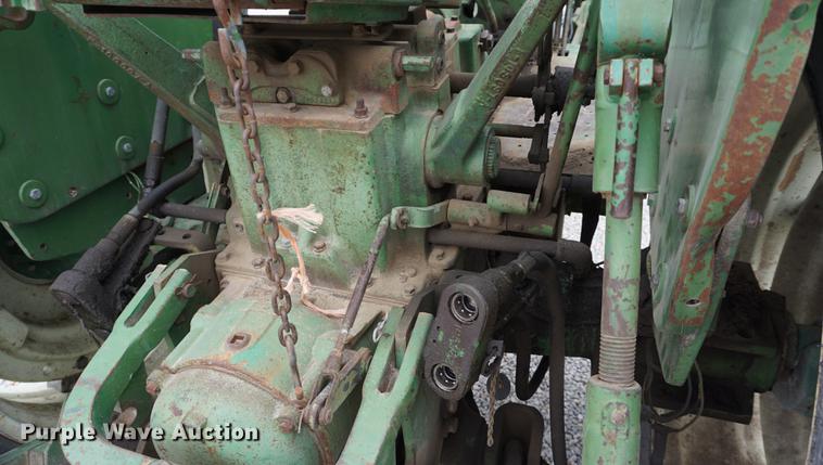 image for item DE3123 1974 Oliver 1655 tractor