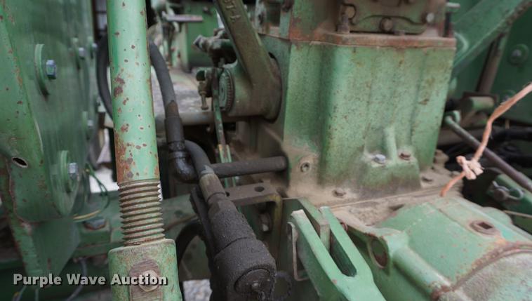 image for item DE3123 1974 Oliver 1655 tractor