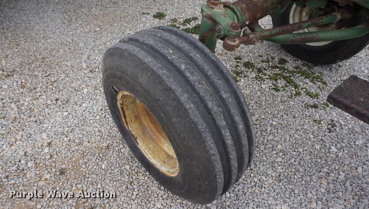 image for item DE3123 1974 Oliver 1655 tractor