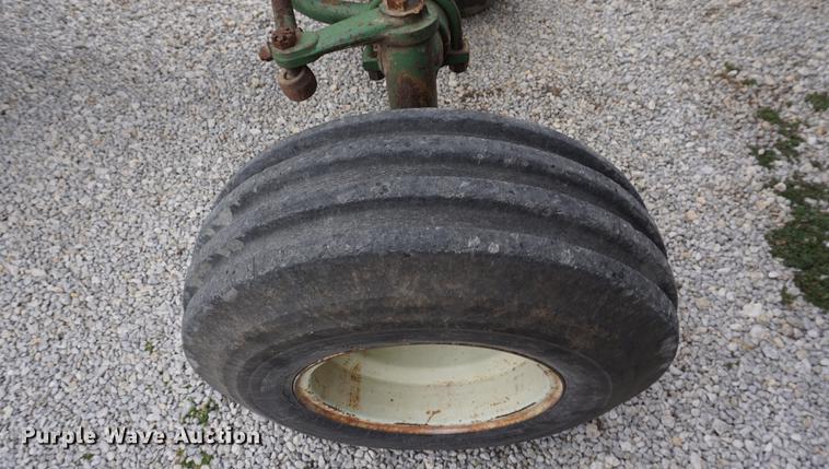 image for item DE3123 1974 Oliver 1655 tractor