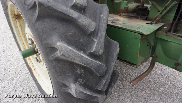 image for item DE3123 1974 Oliver 1655 tractor