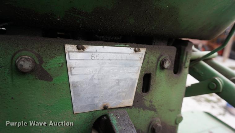 image for item DE3123 1974 Oliver 1655 tractor