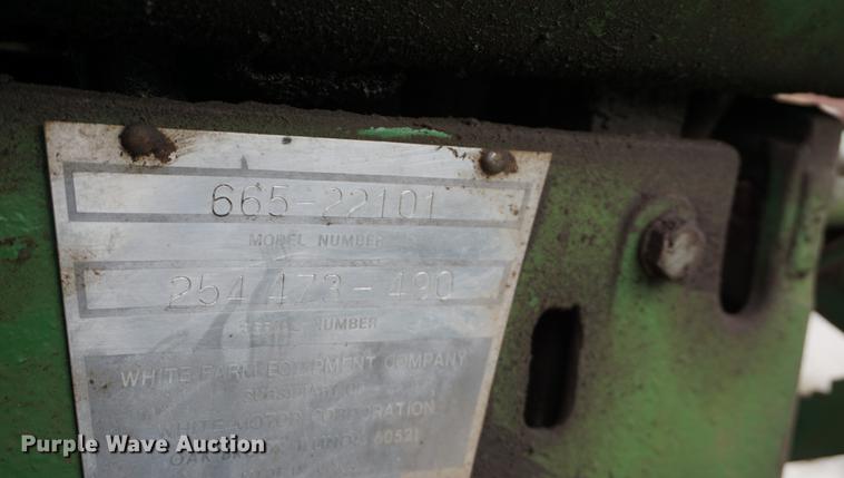 image for item DE3123 1974 Oliver 1655 tractor