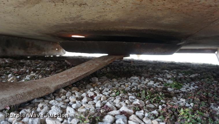 image for item DE3123 1974 Oliver 1655 tractor