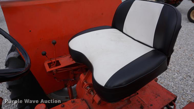 image for item DE3124 1968 Allis Chalmers 170 tractor