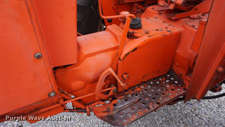image for item DE3124 1968 Allis Chalmers 170 tractor