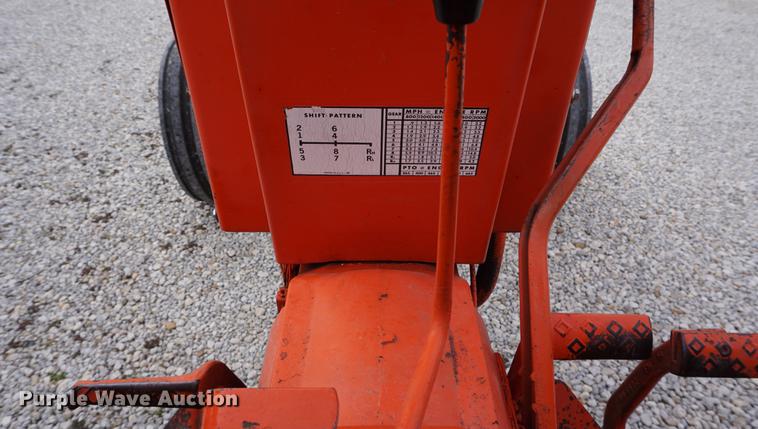image for item DE3124 1968 Allis Chalmers 170 tractor