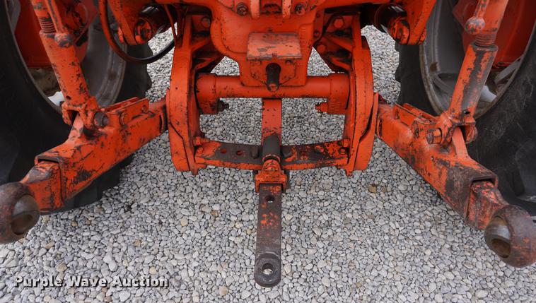 image for item DE3124 1968 Allis Chalmers 170 tractor