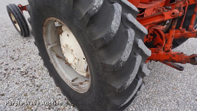 image for item DE3124 1968 Allis Chalmers 170 tractor