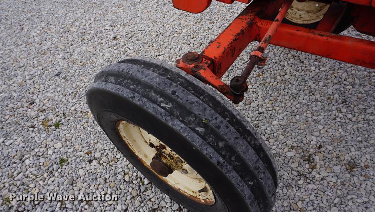 image for item DE3124 1968 Allis Chalmers 170 tractor