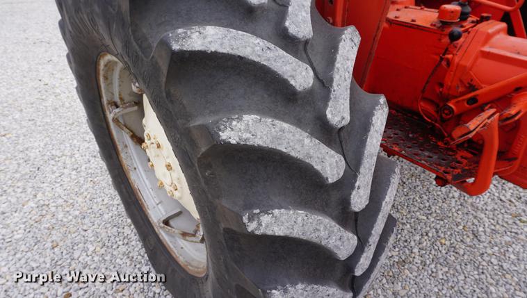 image for item DE3124 1968 Allis Chalmers 170 tractor