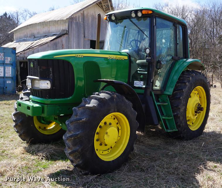 image for item DE3127 2003 John Deere 7320 MFWD tractor