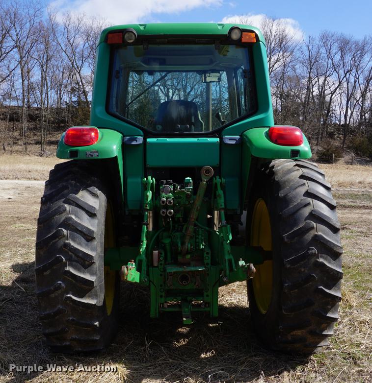 image for item DE3127 2003 John Deere 7320 MFWD tractor