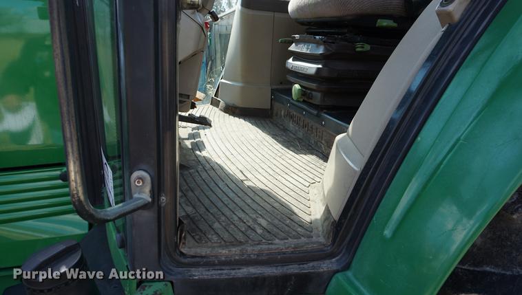 image for item DE3127 2003 John Deere 7320 MFWD tractor