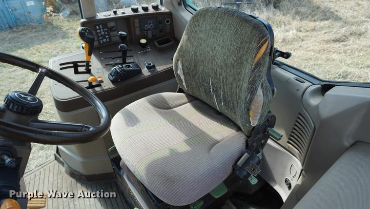 image for item DE3127 2003 John Deere 7320 MFWD tractor