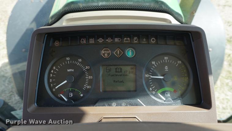 image for item DE3127 2003 John Deere 7320 MFWD tractor