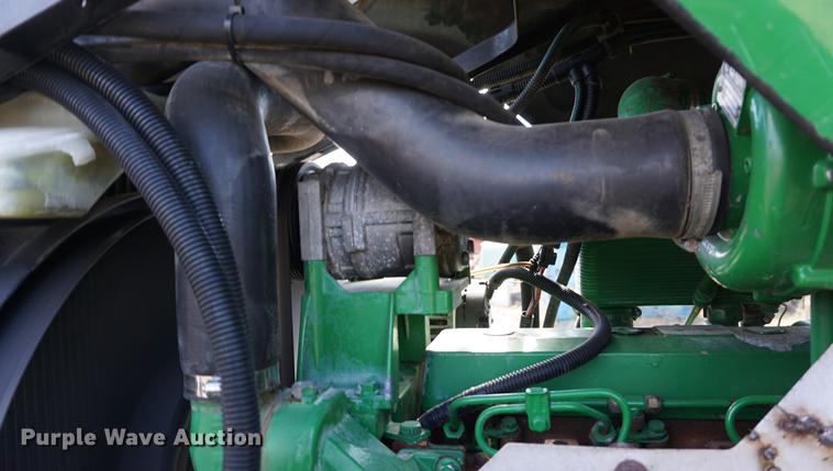 image for item DE3127 2003 John Deere 7320 MFWD tractor