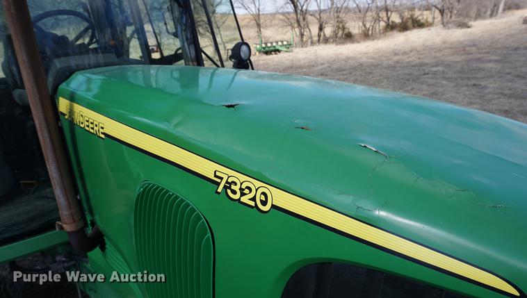 image for item DE3127 2003 John Deere 7320 MFWD tractor