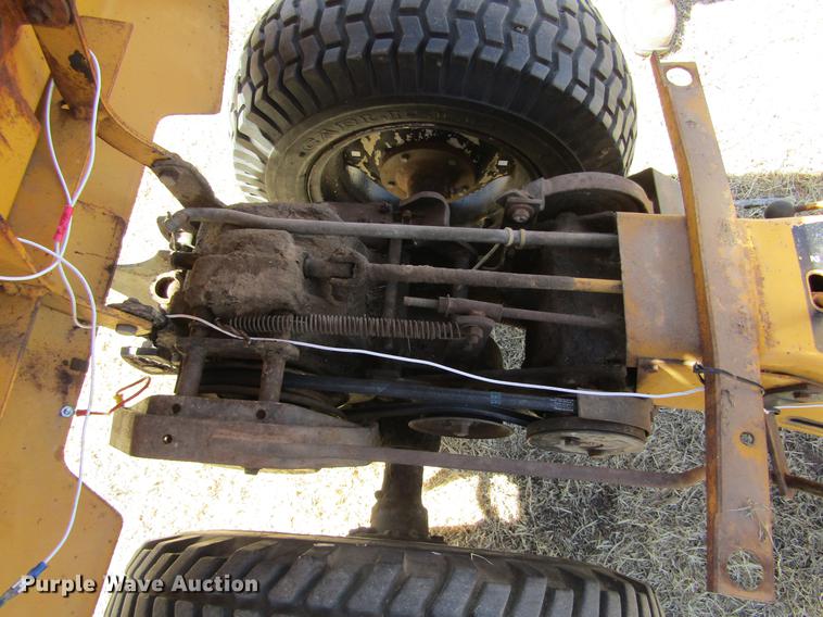 image for item DE6651 Allis Chalmers B110 tractor