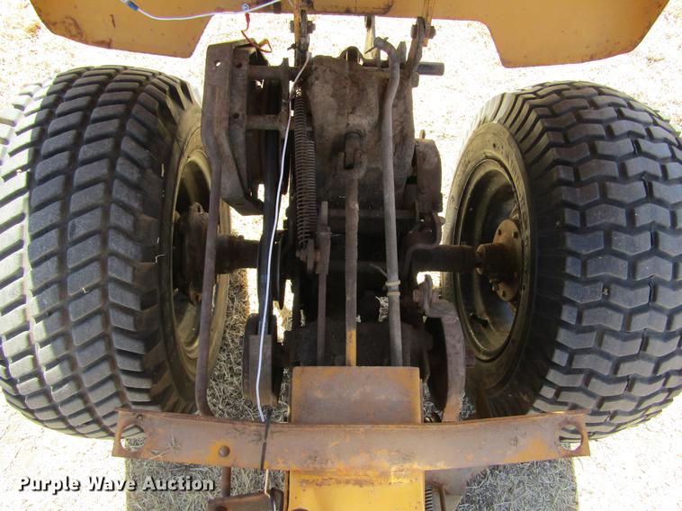 image for item DE6651 Allis Chalmers B110 tractor