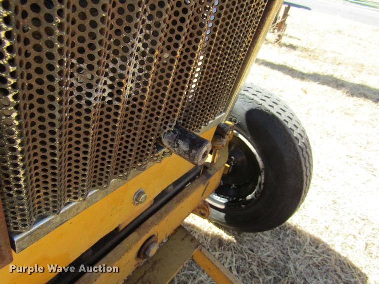 image for item DE6651 Allis Chalmers B110 tractor