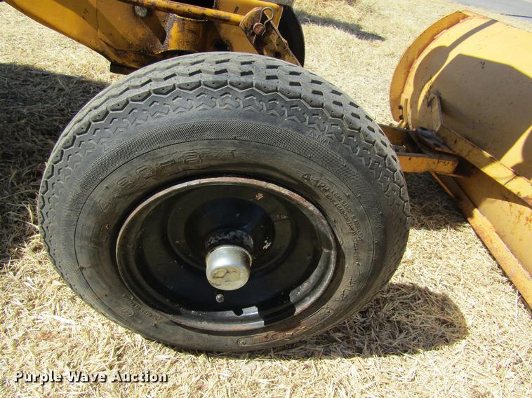 image for item DE6651 Allis Chalmers B110 tractor