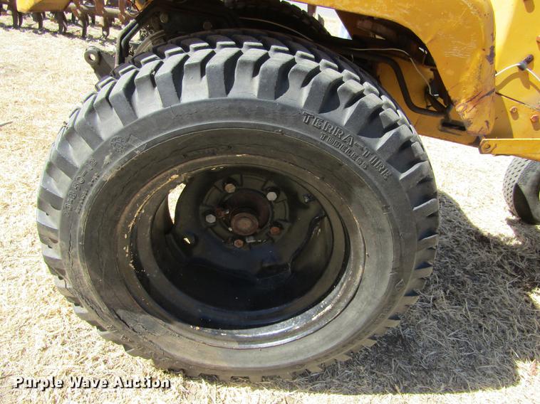 image for item DE6651 Allis Chalmers B110 tractor