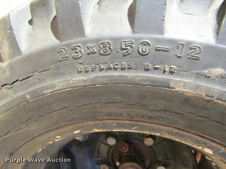 image for item DE6651 Allis Chalmers B110 tractor