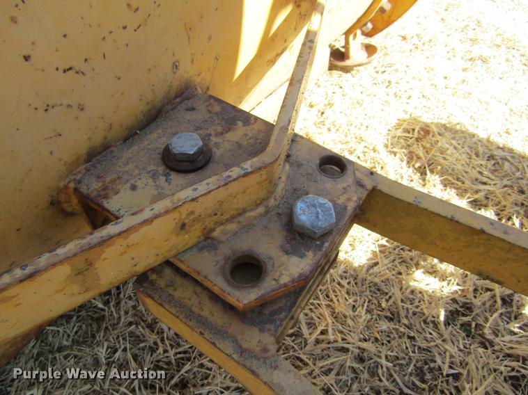 image for item DE6651 Allis Chalmers B110 tractor