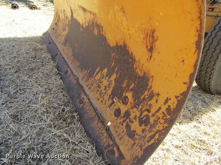 image for item DE6651 Allis Chalmers B110 tractor