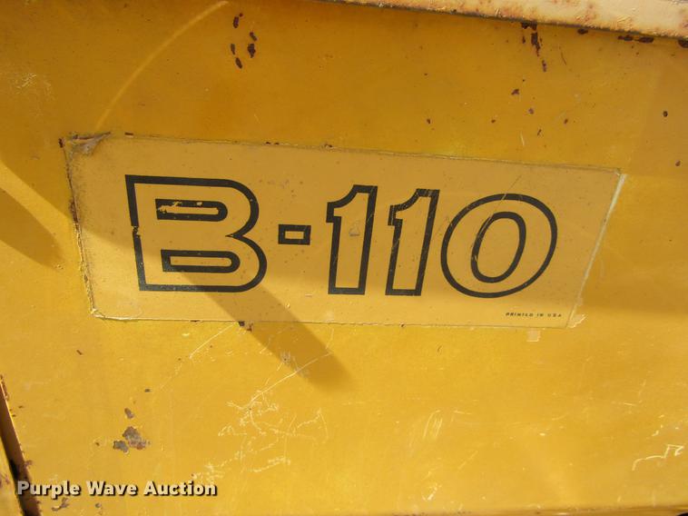 image for item DE6651 Allis Chalmers B110 tractor