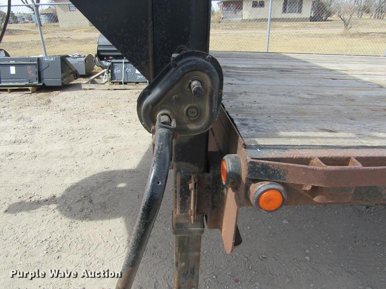 image for item DE6654 2006 Belshe equipment trailer