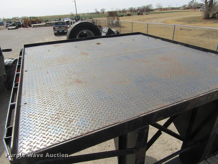 image for item DE6654 2006 Belshe equipment trailer