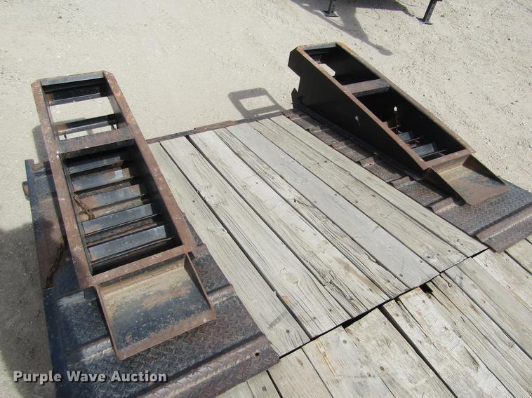 image for item DE6654 2006 Belshe equipment trailer