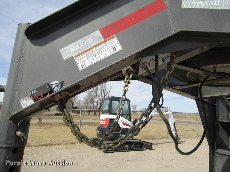 image for item DE6655 2016 Maxey A826 Drop-N-Load car trailer