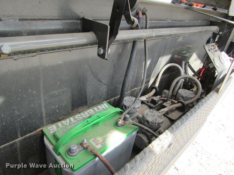 image for item DE6655 2016 Maxey A826 Drop-N-Load car trailer