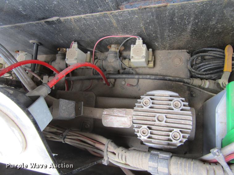 image for item DE6655 2016 Maxey A826 Drop-N-Load car trailer