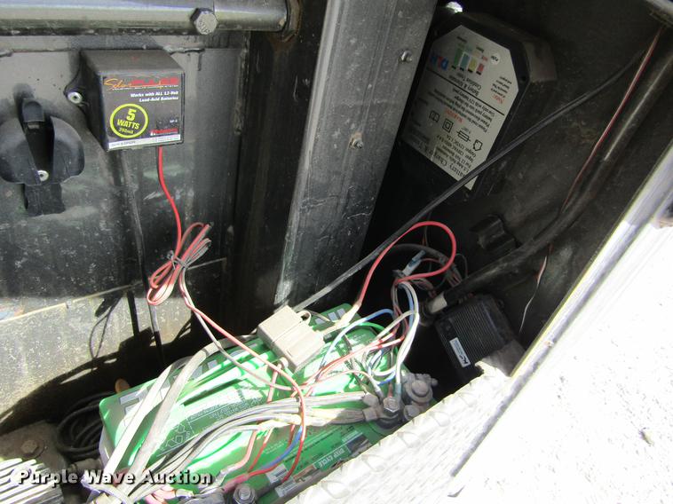 image for item DE6655 2016 Maxey A826 Drop-N-Load car trailer