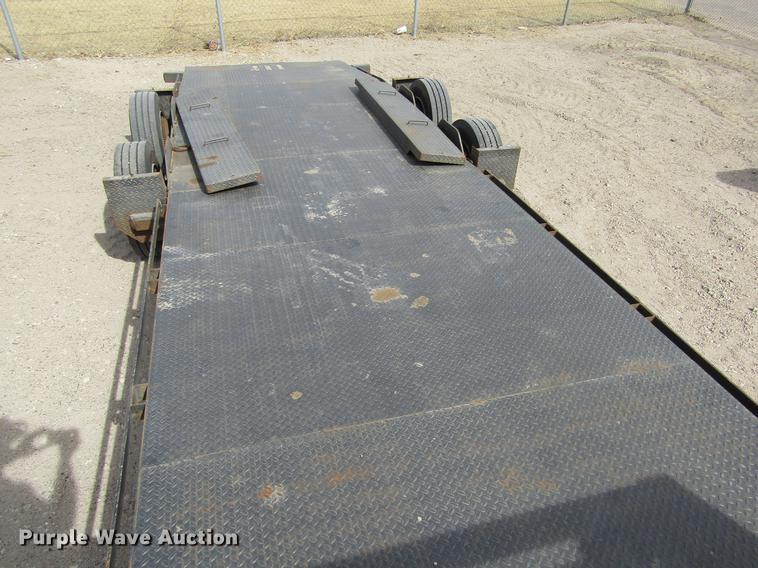 image for item DE6655 2016 Maxey A826 Drop-N-Load car trailer