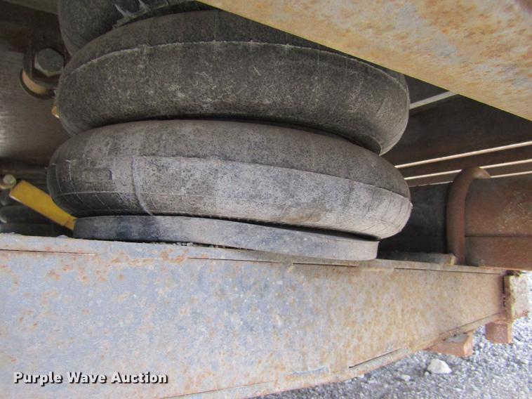 image for item DE6655 2016 Maxey A826 Drop-N-Load car trailer