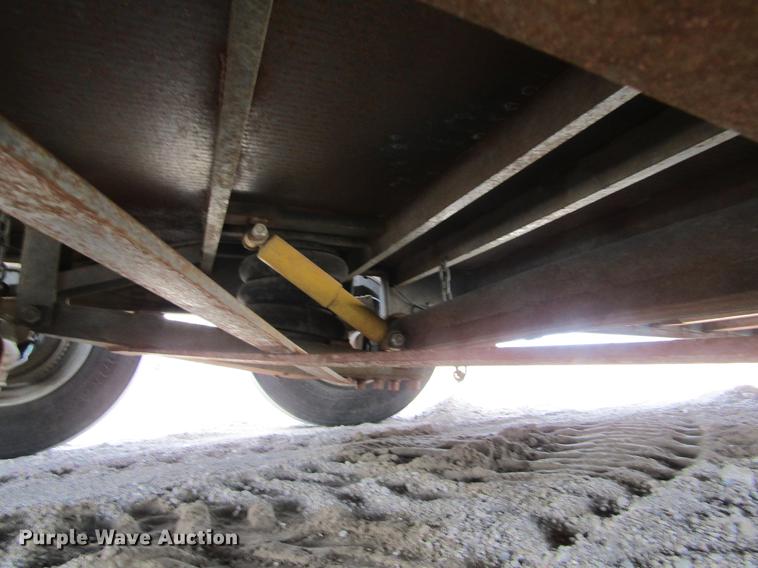 image for item DE6655 2016 Maxey A826 Drop-N-Load car trailer