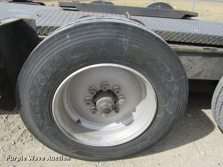 image for item DE6655 2016 Maxey A826 Drop-N-Load car trailer