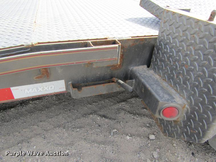 image for item DE6655 2016 Maxey A826 Drop-N-Load car trailer