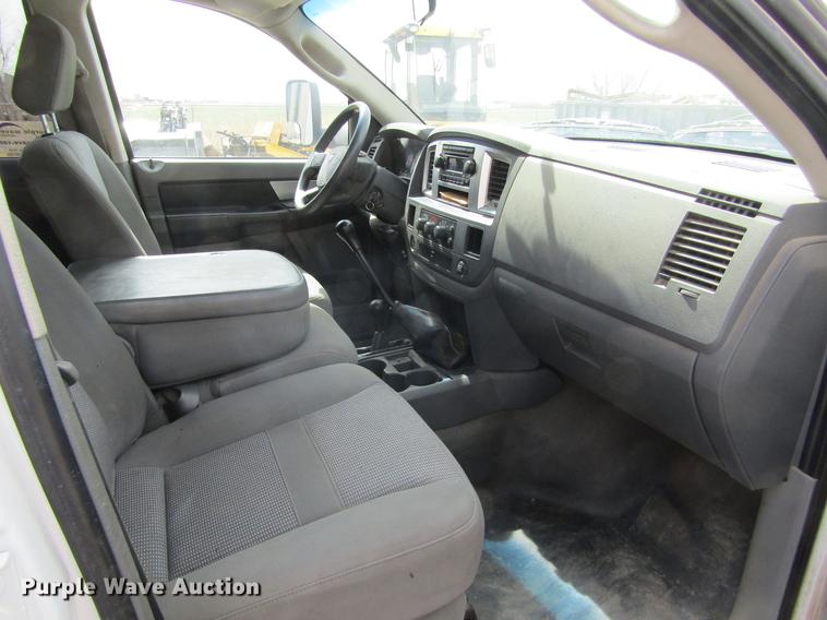 image for item DE6656 2008 Dodge Ram 5500HD SLT Quad Cab flatbed pickup truck