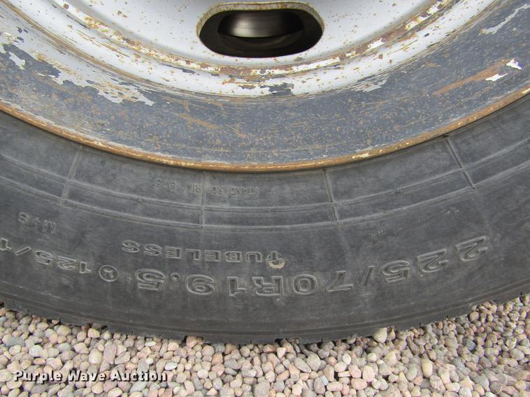 image for item DE6656 2008 Dodge Ram 5500HD SLT Quad Cab flatbed pickup truck