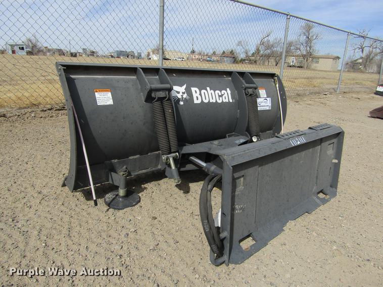 image for item DE6658 2015 Bobcat snow blade