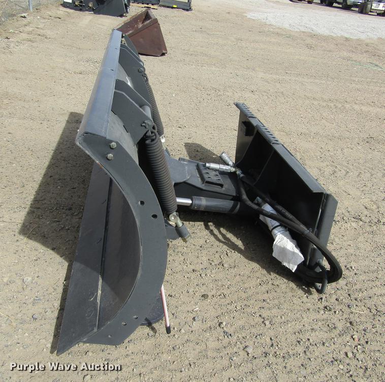 image for item DE6658 2015 Bobcat snow blade