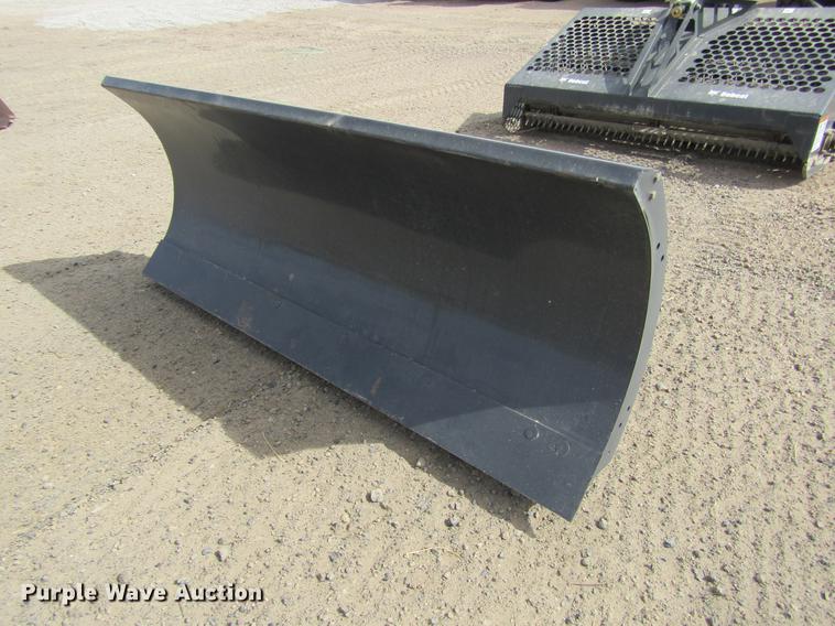 image for item DE6658 2015 Bobcat snow blade